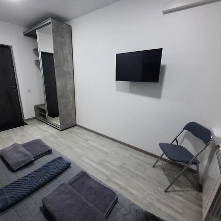Посуточно Мини-Студия Метро Минская Киев 外观 照片